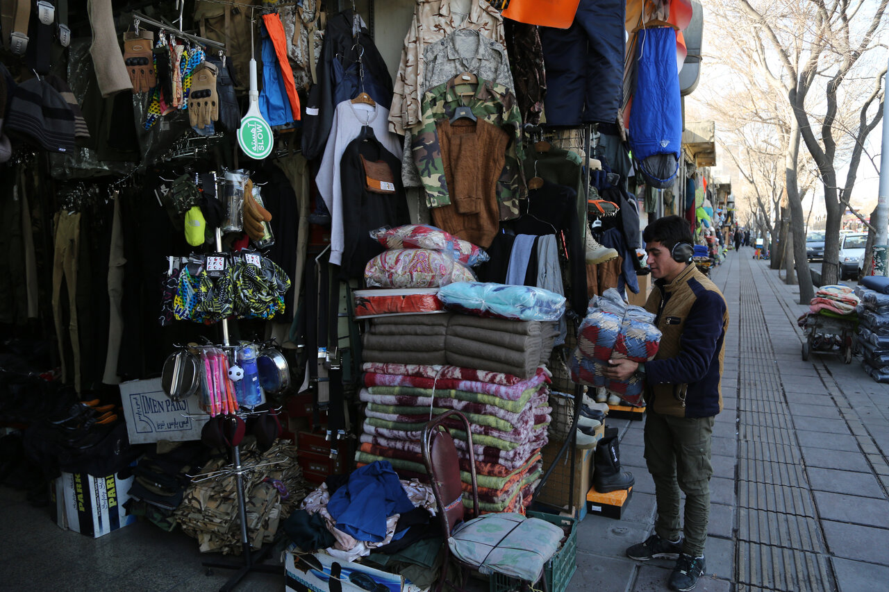 در این بازار لباسهای برند اروپاییان ارزان است | پاتوق برندپوشان