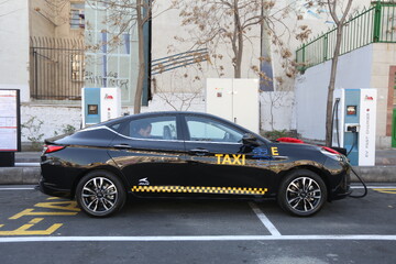آغاز فروش تاکسی برقی از امروز در تهران | دارندگان تاکسی فرسوده تسهیلات می گیرند