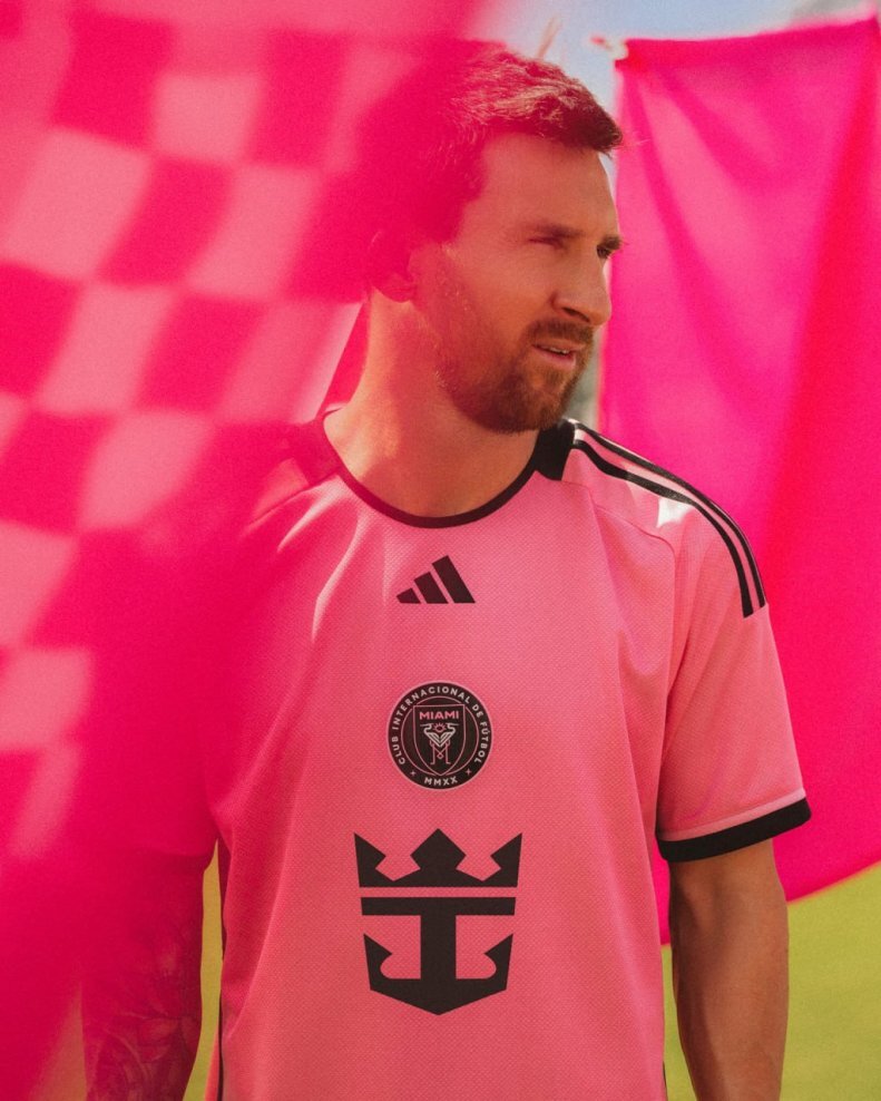رونمایی از پیراهن جدید مسی در بازی امشب مقابل الهلال + عکس
