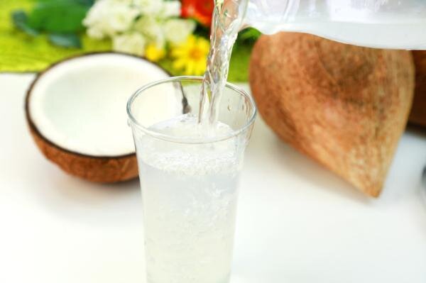 5 خاصیت معجزه آسای آب نارگیل