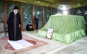 حضور رهبر انقلاب در حرم امام خمینی (ره) | تصاویر