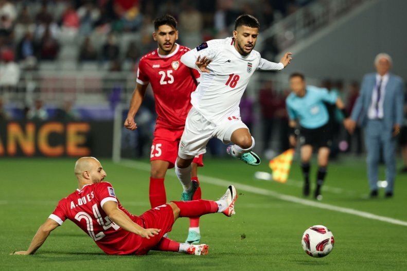 لحظه به لحظه نیمه اول بازی ایران و سوریه؛ بی تابی یوزها برای پیروزی | ایران یک - سوریه صفر | گل طارمی از روی نقطه پنالتی + تصاویر