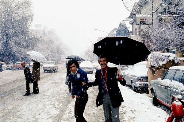 زیباترین تصاویر از روزهای برفی در تهران قدیم | ببینید