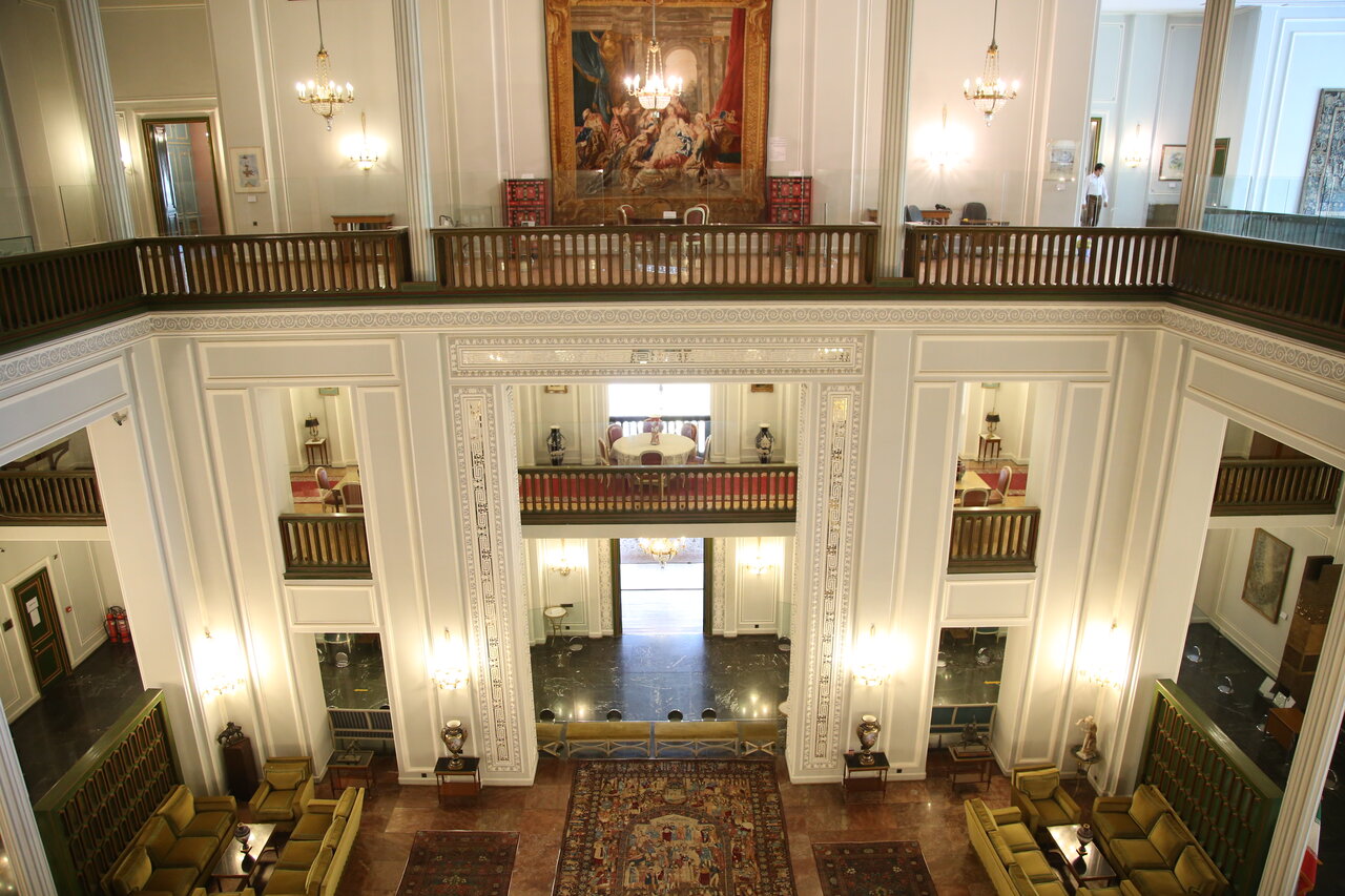 گشت و گذار در محدوده کافه آمریکایی ها و خیابان سقاباشی