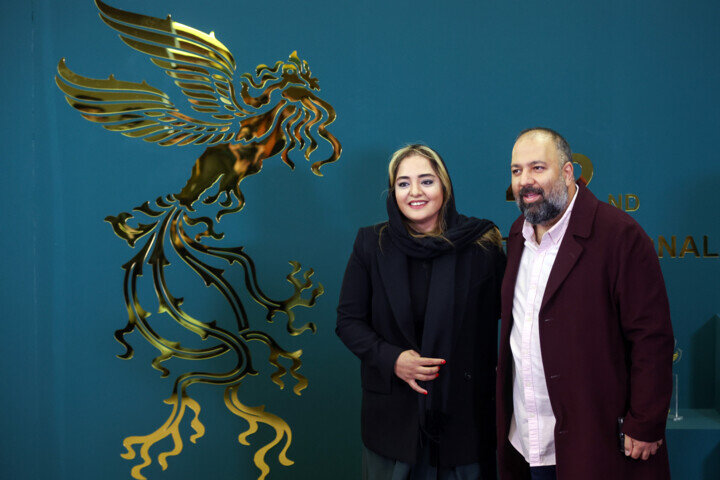 خنده و دست و هورا برای اولین فیلم جواد عزتی | جنجال سلبریتیها در کاخ جشنواره