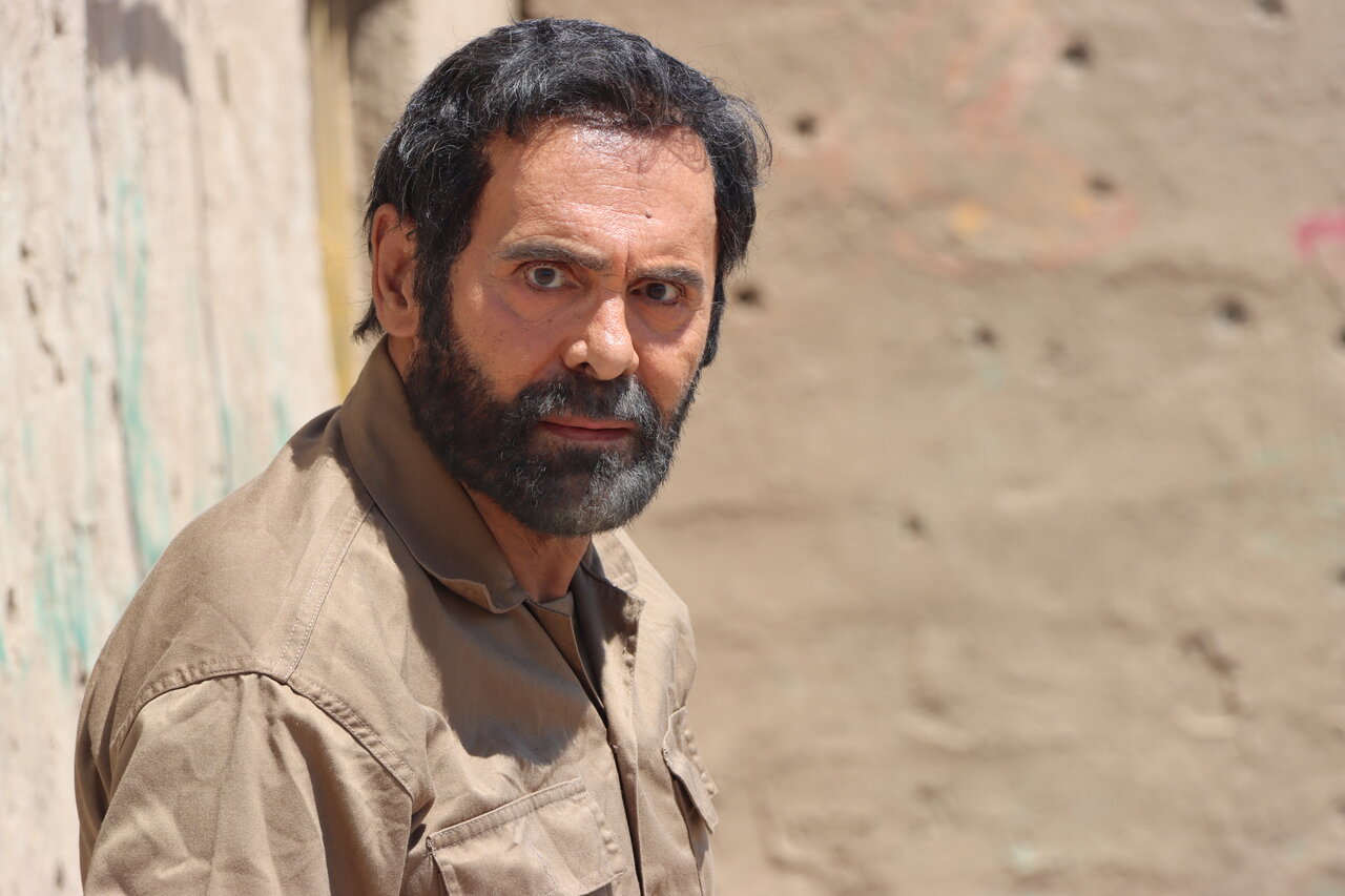 ۴ نسل از بازیگران در پرواز ۱۷۵ | چهره متفاوتی از جمشید هاشمپور