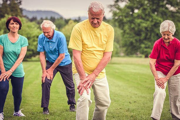 دلایل زمین خوردنهای زیاد سالمندان چیست؟ | راههای پیشگیری و جلوگیری از افتادن افراد مسن