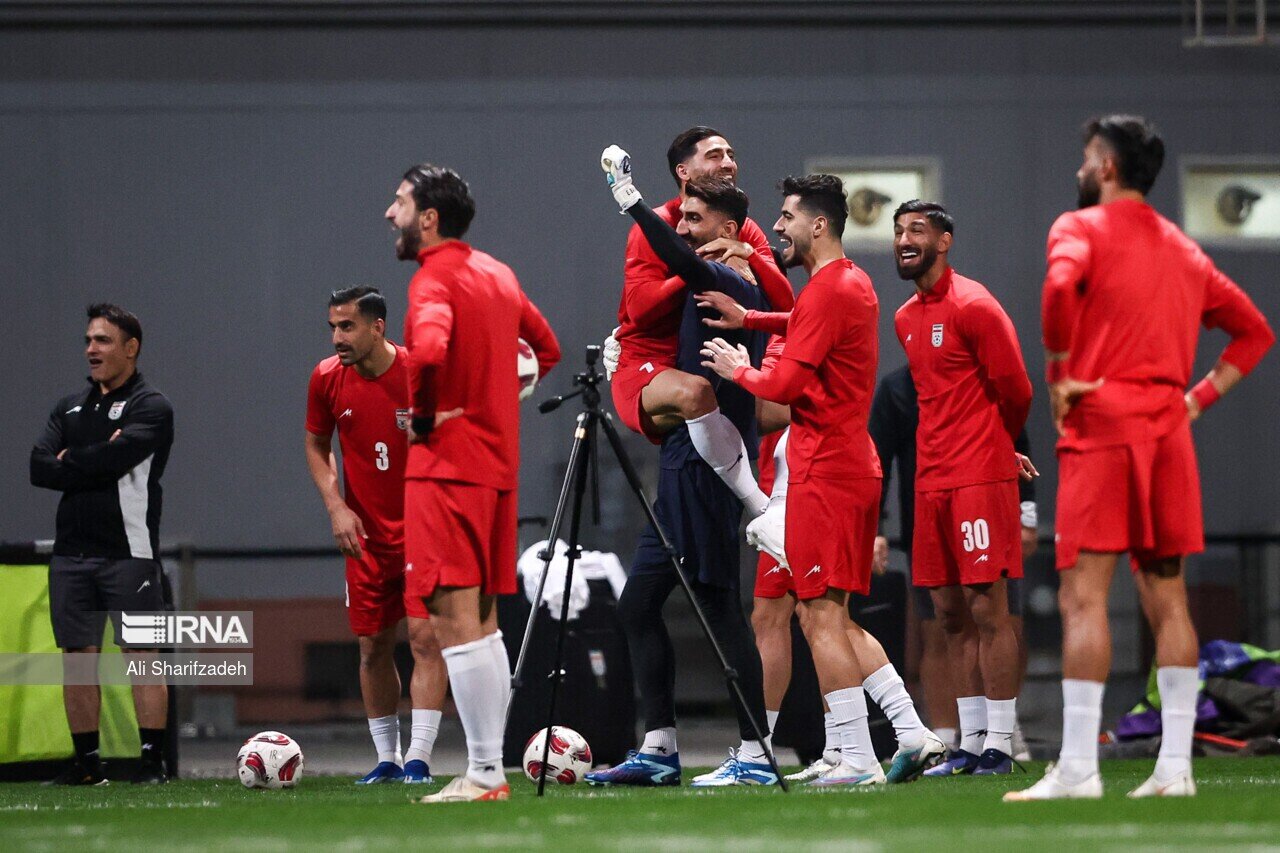 عکس | کاپیتان در آغوش بیرانوند