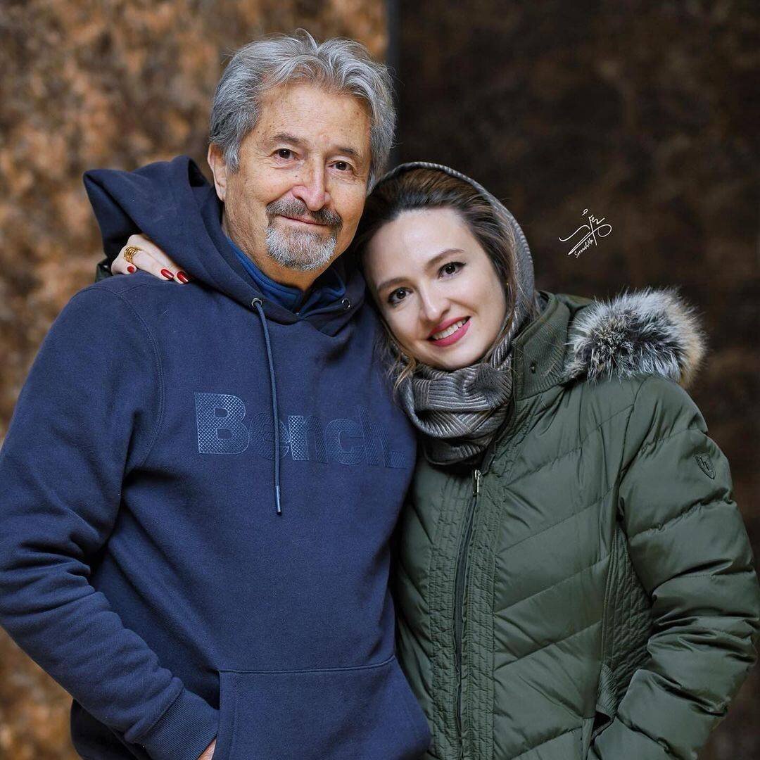 گلاره عباسی همراه پدرش در جشنواره فجر