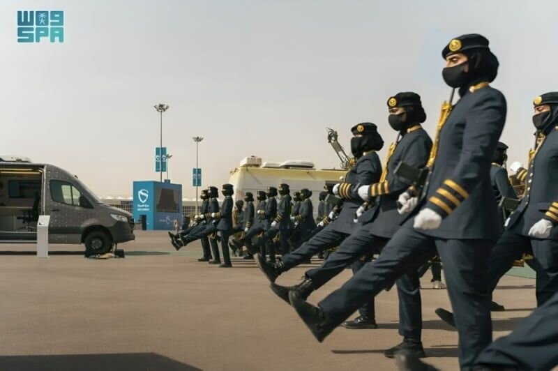 رزمايش و رژه نیروهای امنیتی زن در عربستان