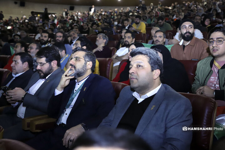 تصاویر اختصاصی همشهری از حاشیه حضور وزیر ارشاد در جشنواره فجر