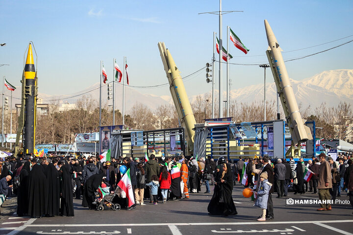 تصاویری پرشور از راهپیمایی ۲۲ بهمن در تهران