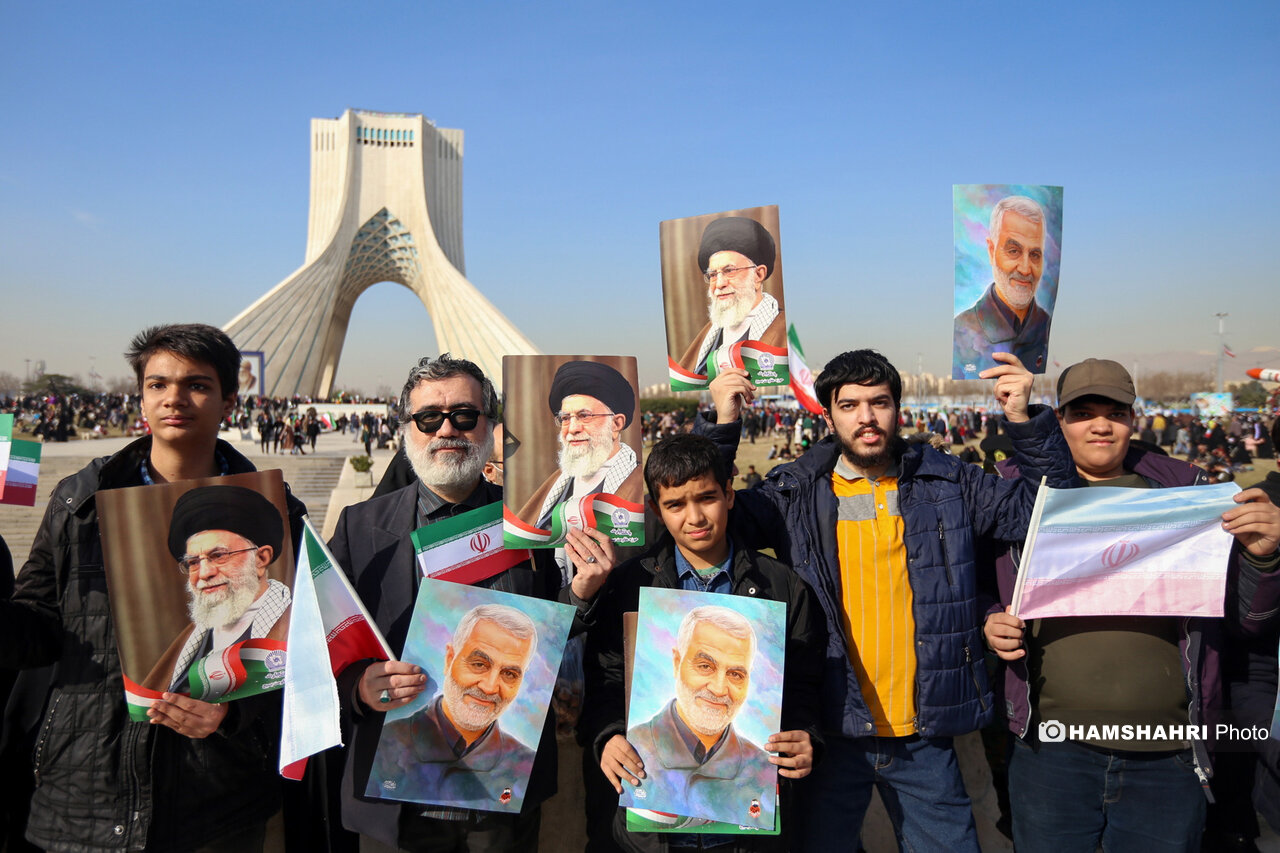 تصاویری از راهپیمایی پرشور ۲۲ بهمن در تهران