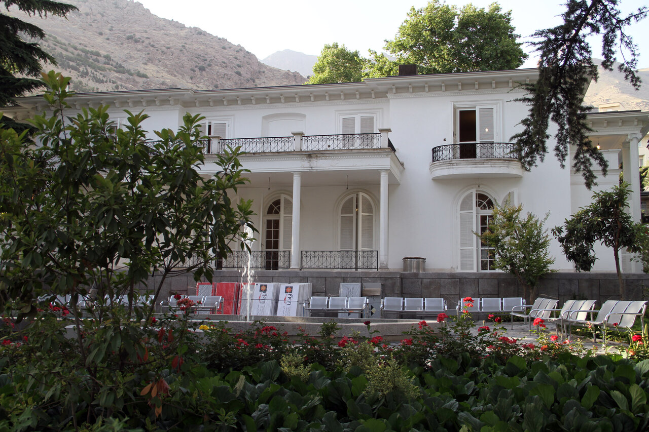 در این باغ پناهگاهی ساخته شد...