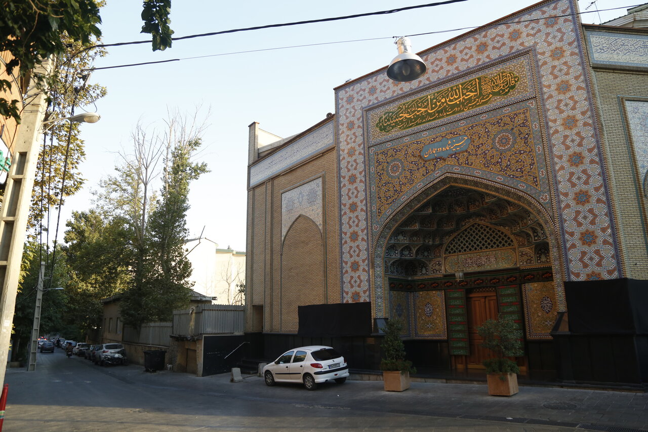 تکیهای قاجاری که معروفترین حسینیه شد