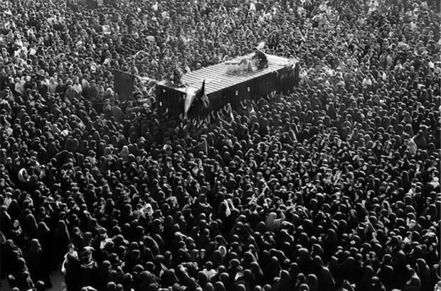 خاطره غسل پیکر امام خمینی (ره)در حیاط خانه | امام حق همسایهداری را بهجا آورد و برگشت