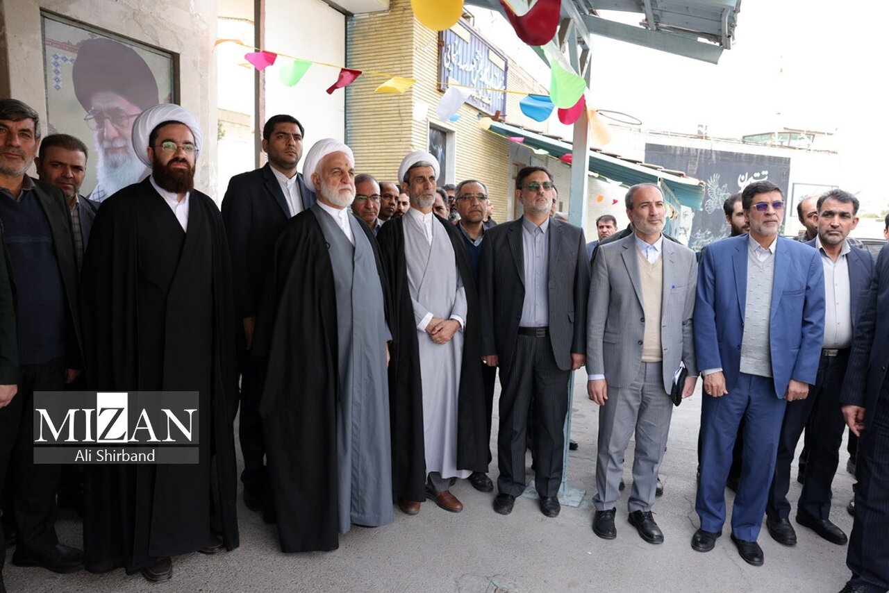 رئیس قوه قضاییه در زندان مرکزی اصفهان | ۲۵۵ نفر از زندانیان و محکومان آزاد شدند | تصاویر