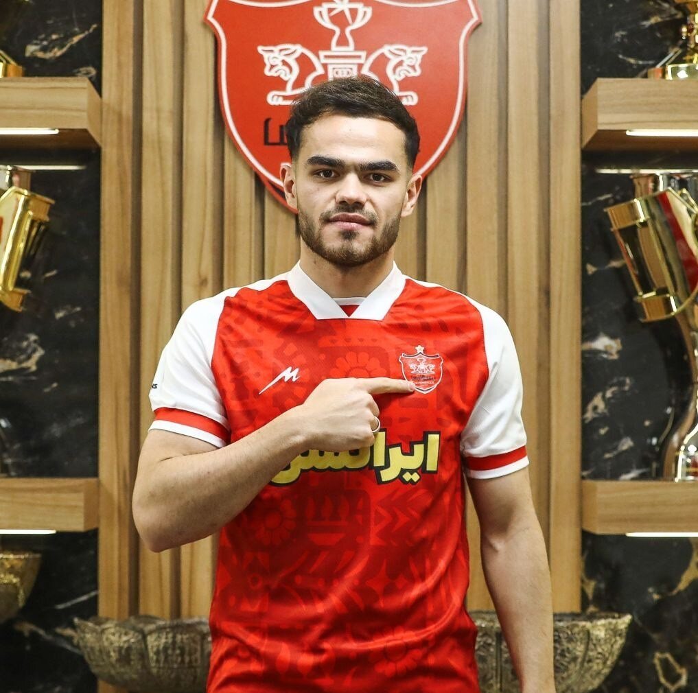 امضای قرارداد ارونوف با پرسپولیس + عکس