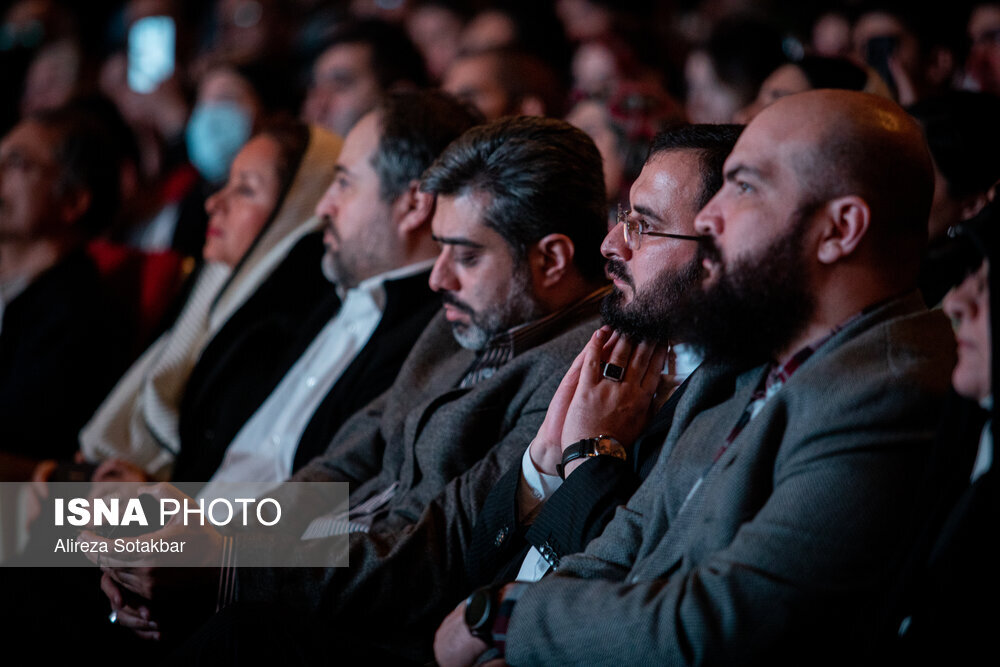 محمد هاشمی، معاون وزیر ارشاد در نخستین شب سی و نهمین جشنواره موسیقی فجر
