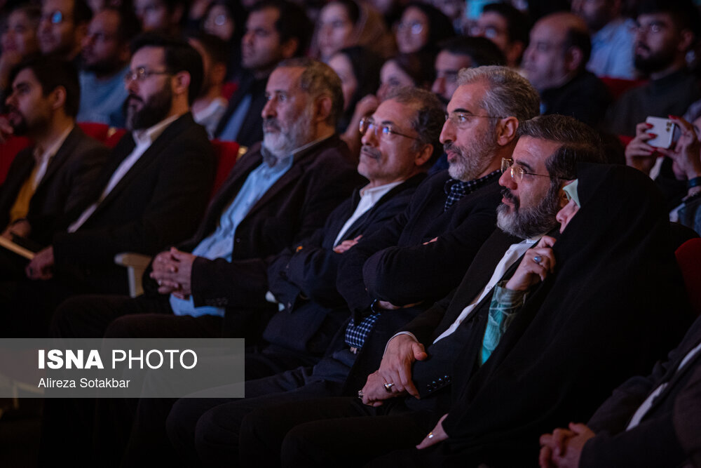 محمد مهدی اسماعیلیِ وزیر ارشاد در نخستین شب سی و نهمین جشنواره موسیقی فجر
