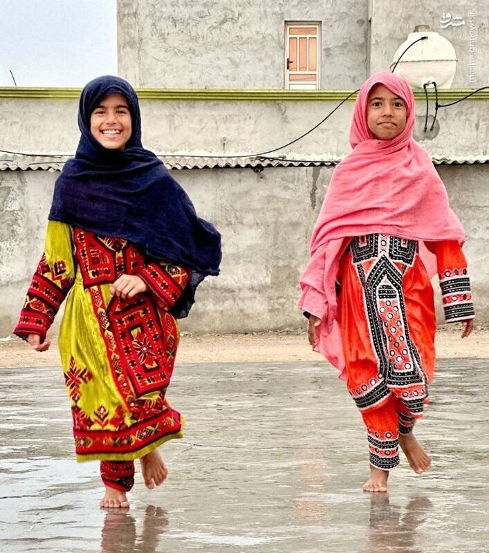 خوشحالی کودکان پس از باران در جنوب سیستان‌ و ‎بلوچستان