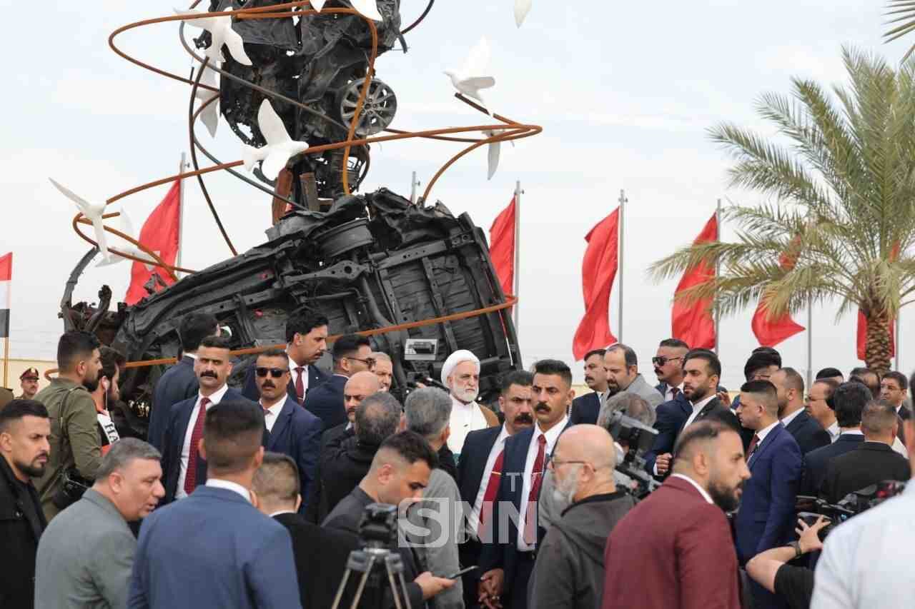 اژه ای در یادمان محل شهادت شهید سلیمانی در فرودگاه بغداد | عکس