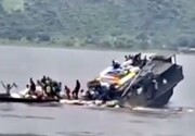 تصاویر غرق شدن لنج پر از مسافر و بار + فیلم | ده‌ها نفر کشته و ناپدید شدند