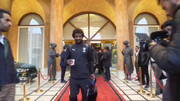 لحظه خروج کاروان الهلال از هتل چهارباغ اصفهان + فیلم