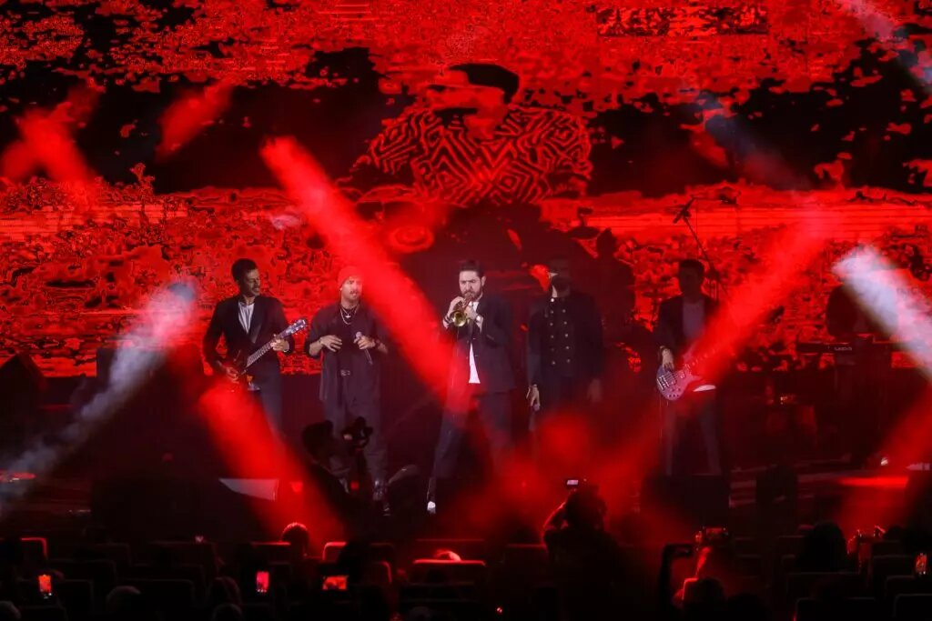 داغ ترین کنسرت و هیجانی ترین خوانندگان جشنواره فجر | وقتی طرفداران یک دقیقه آرام و قرار ندارند + تصاویر