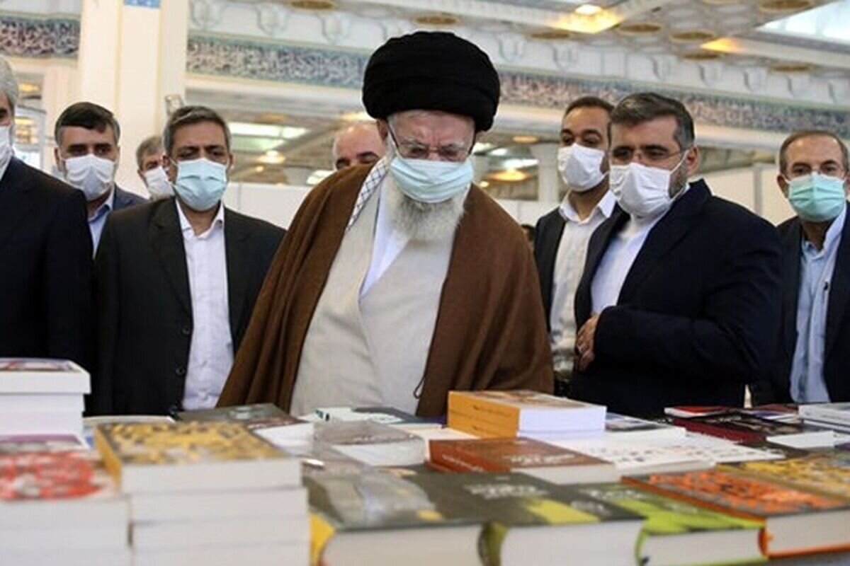 روایت غیر رسمی از انس رهبر انقلاب با کتاب