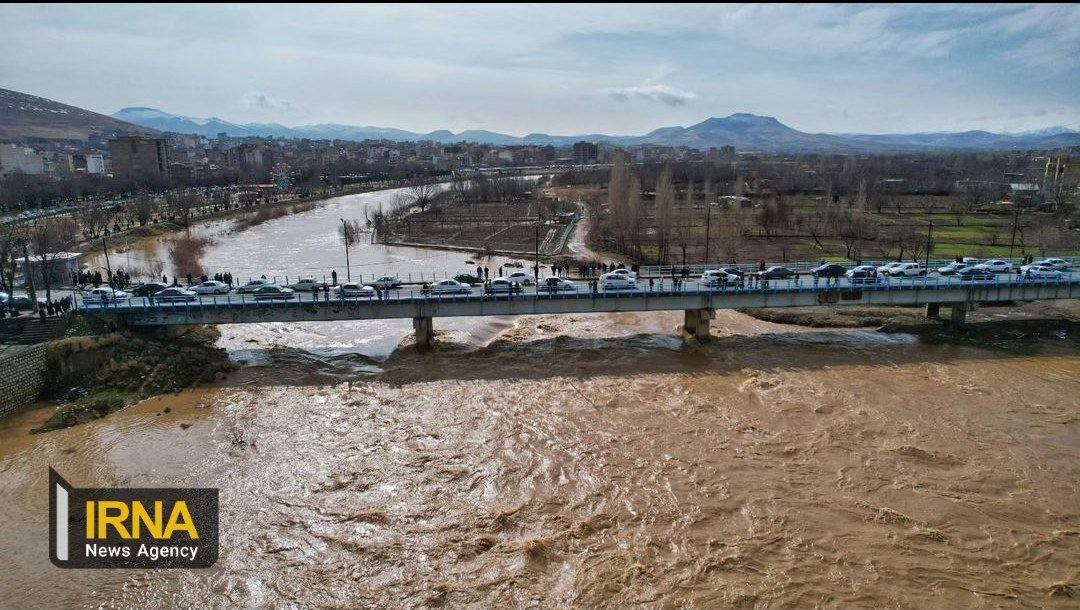طغیان زیبای سیمینه رود به سمت دریاچه ارومیه | تصاویر هوایی