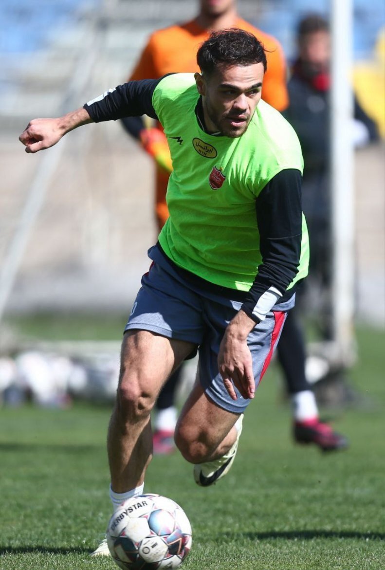 شماره پیراهن اورونوف در پرسپولیس | بازیکن ازبک وارث آقای گل شد