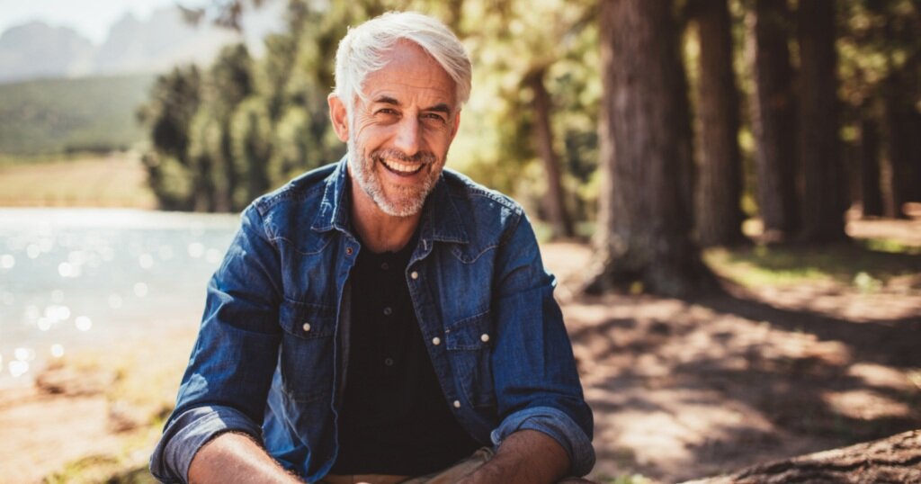 اگر میخواهید با بالا رفتن سن آدم بهتری شوید، با این ۹ عادت خداحافظی کنید