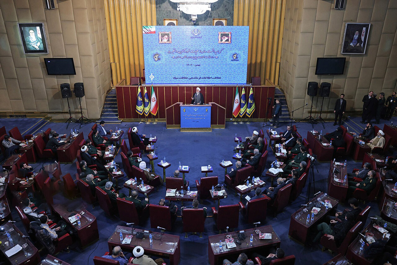 همشهری آنلاین - حضور اژهای در میان مسئولان حفاظت اطلاعات سپاه پاسداران | تصاویر