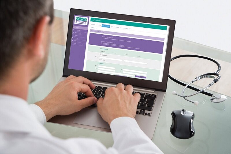 بیمه رایگان برای ۱۴۰۳ هم تمدید میشود | همه ایرانیان میتوانند با ۱.۵ میلیون تومان بیمه درمانی داشته باشند