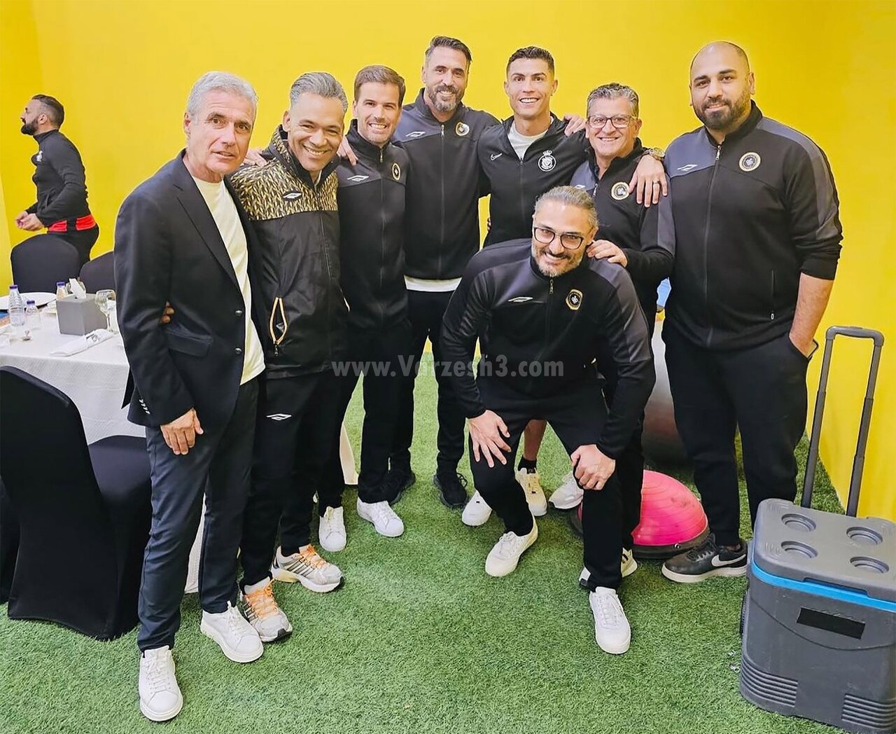 حضور غافلگیرکننده رونالدو در جمع سپاهانیها | چرا برایم قرمهسبزی نیاوردید؟