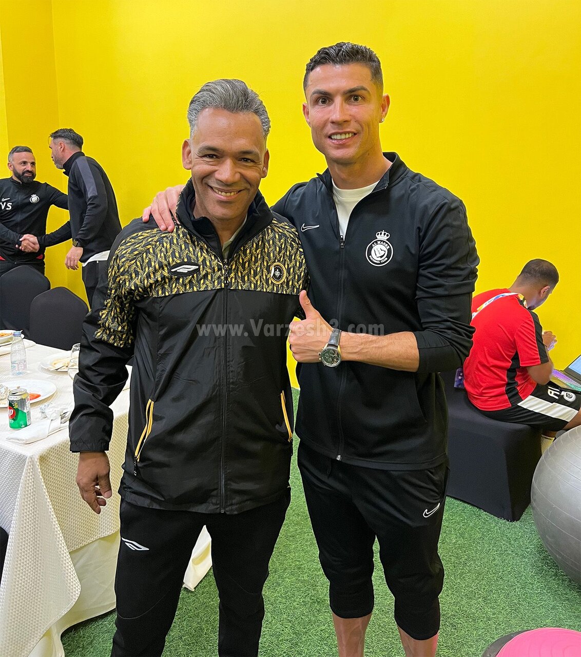 حضور غافلگیرکننده رونالدو در جمع سپاهانیها | چرا برایم قرمهسبزی نیاوردید؟