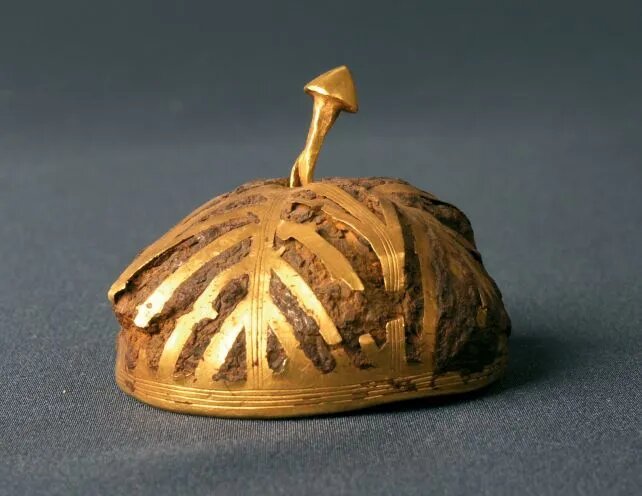 تصاویر | <strong>ماده اولیه</strong> این ۲ <strong>شیء باستانی</strong> زمینی نیست | <strong>فلزی که از فضا</strong> آمده است!