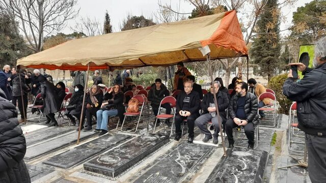 چهرههایی که برای بدرقه پردیس افکاری آمدند + تصاویر | مراسم خاکسپاری زنده یاد افکاری