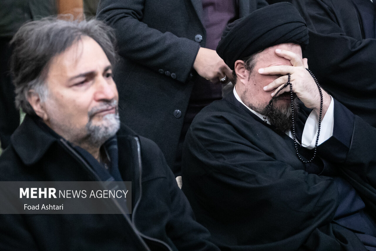 بغض و گریه سید حسن خمینی در فراق پدر همسرش | عکس