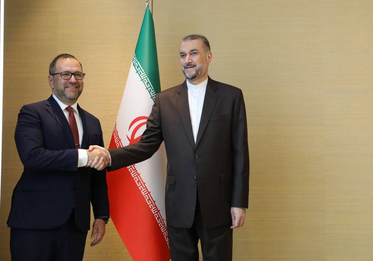 دعوت امیرعبداللهیان از همتای ونزوئلایی برای سفر به ایران | جزئیات دیدار و گفتگو در ژنو