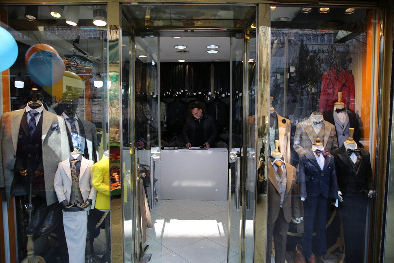 یک دست کت و شلوار چند؟ | باب همایون، خلوت تر از همیشه