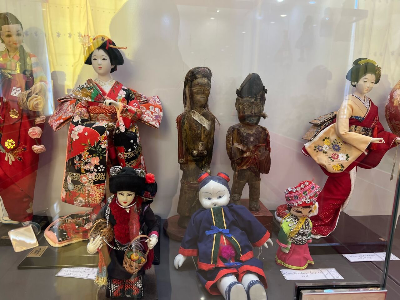 اینجا شهر جادویی عروسک هاست | سفر به دور دنیا با عروسک