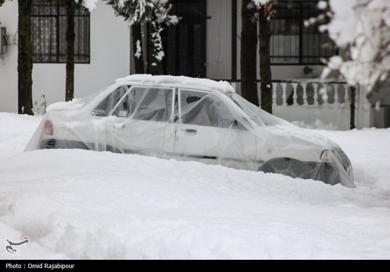 ابتکار جالب برای نجات پراید از یخبندان و برف | عکس