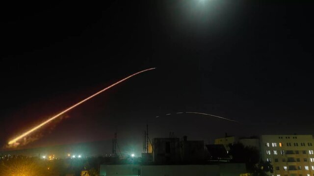 جزئیات و اولین تصاویر از حمله هوایی اسرائیل به زینبیه دمشق