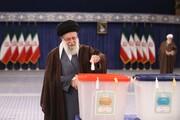 رهبر معظم انقلاب اسلامی آرای خود را به صندوق انداختند | تصاویر