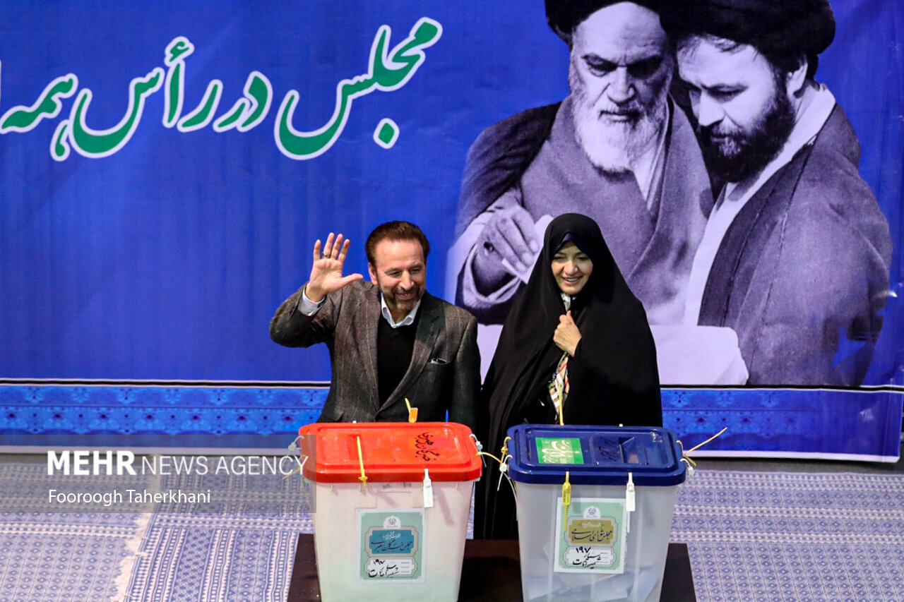 چهره های شاخص سیاسی که خانوادگی رای دادند + تصاویر | آنها که با همسرانشان آمدند