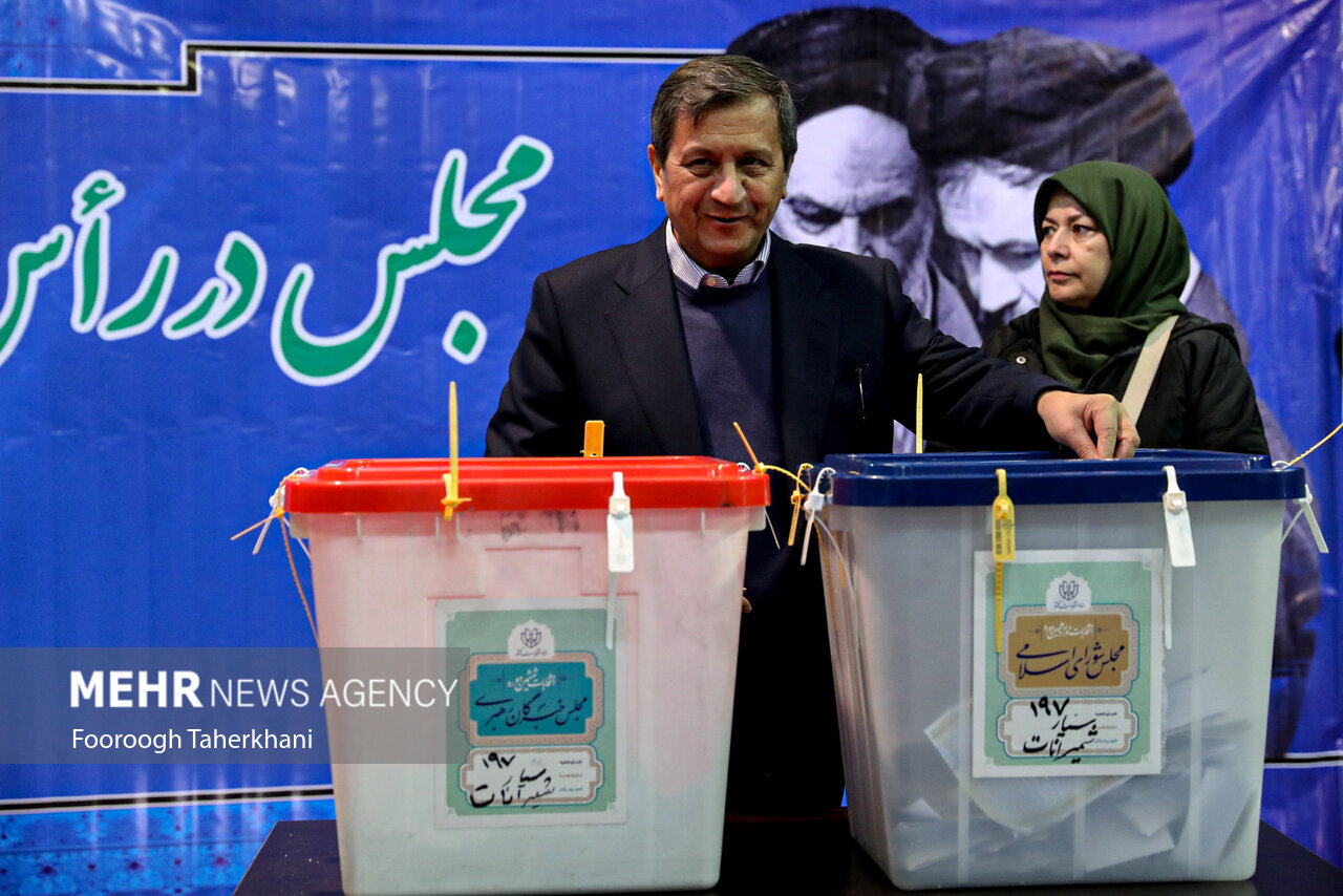 چهره های شاخص سیاسی که خانوادگی رای دادند + تصاویر | آنها که با همسرانشان آمدند