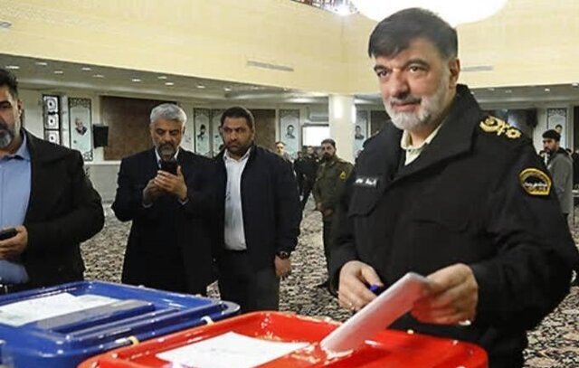 فرماندهان عالیرتبه پای صندوق رای + تصاویر | کدام سرداران و امیران تاکنون رای داده اند؟