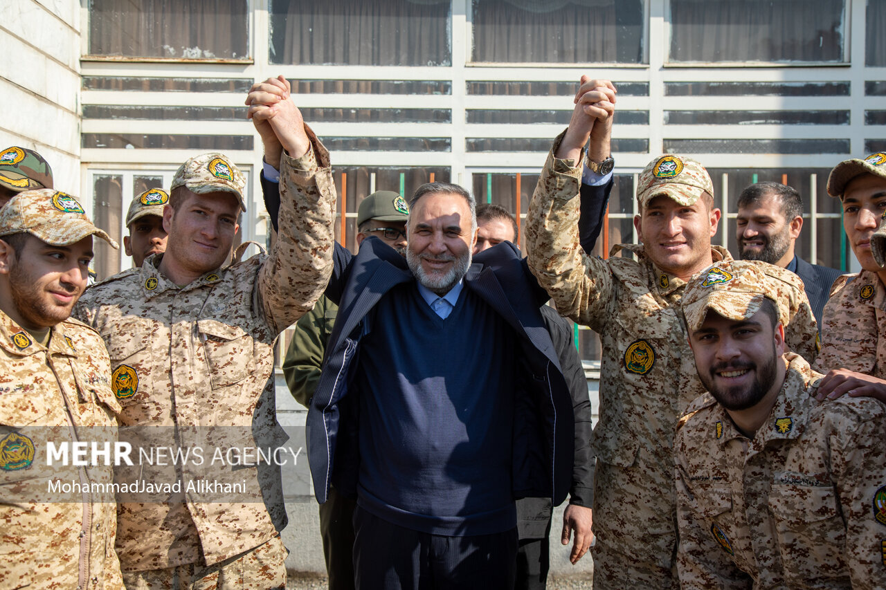 فرماندهان عالیرتبه پای صندوق رای + تصاویر | کدام سرداران و امیران تاکنون رای داده اند؟